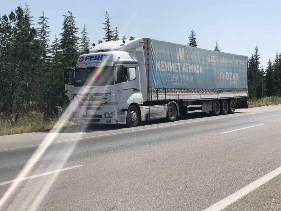 TIR lastikleri sebep oldu! Konya'da feci kaza: 8 yaralı 6